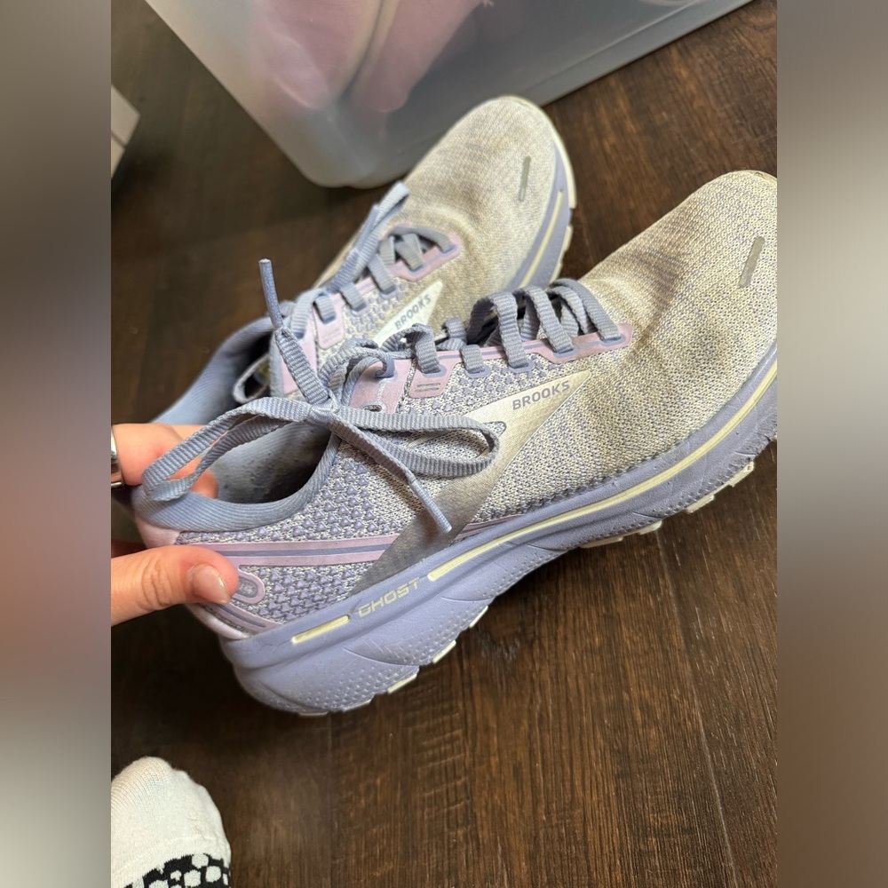 Brooks purple shoes
